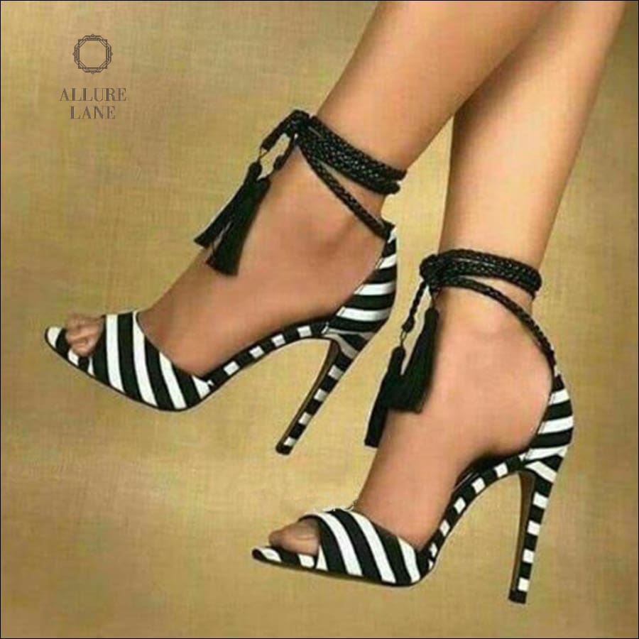 Black Striped Strap Sandals_allurelane